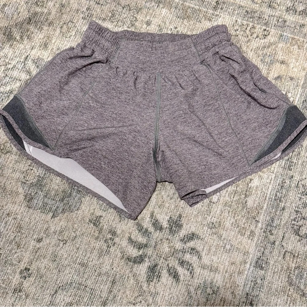 Lululemon Hotty Hot Lined Short  / Sz 4Tall